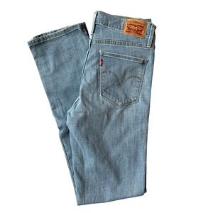 Levi's Women's Size 28 Shaping Straight Jeans